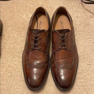 Brown leather Wing tip dress shoes